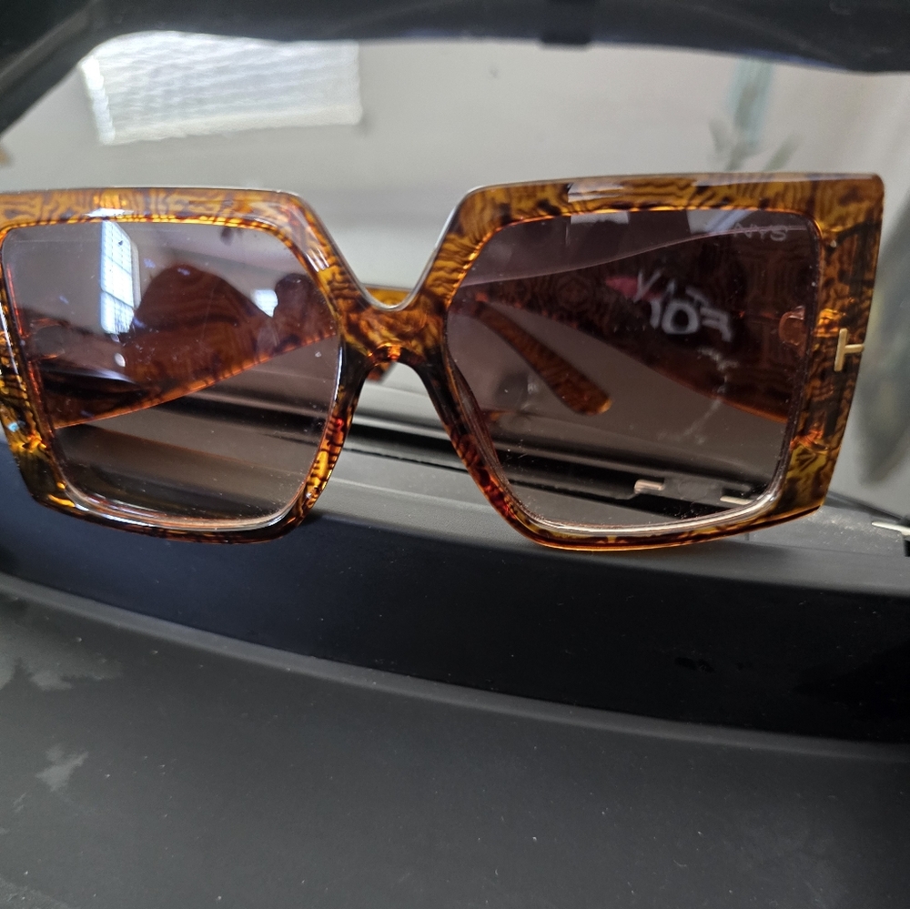 Stylish Brown Sunglasses